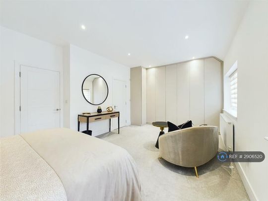 5 bedroom detached house to rent - Photo 1