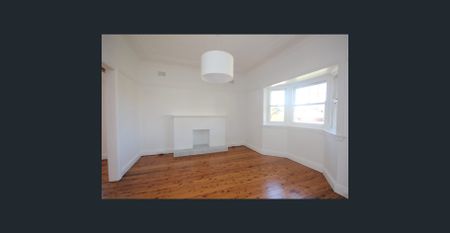 THREE BEDROOM FAMILY HOME - Photo 2