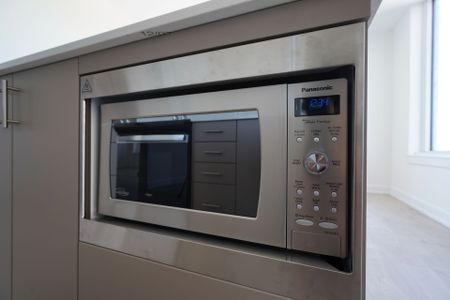 For Lease - 3220 William Coltson Avenue Unit# 813, Oakville, Ontario - Photo 3