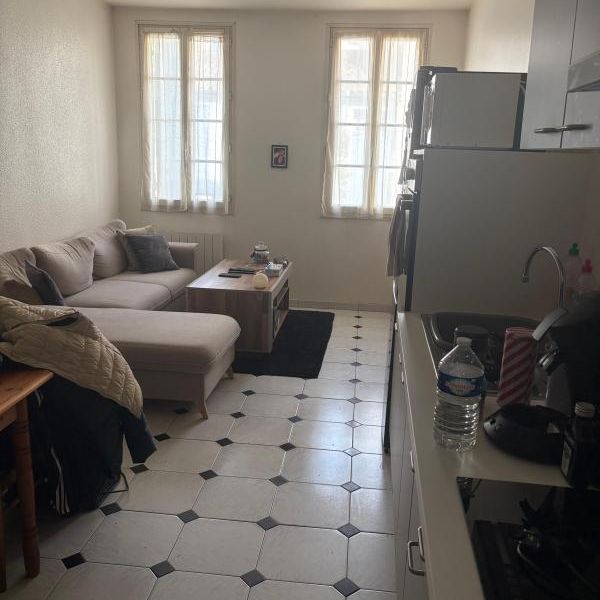 Location Appartement 2 pièces 46m² ROCHEFORT 17300 - Photo 1