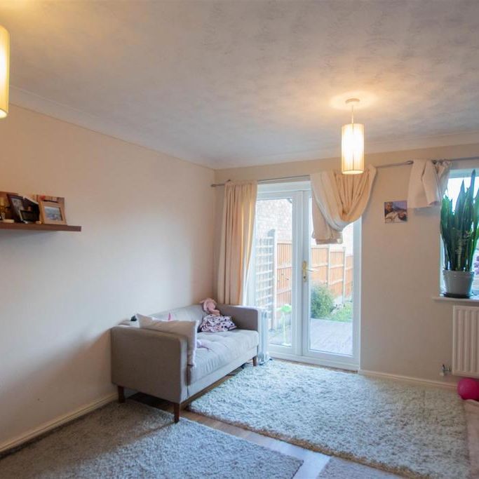 2 bedroom terraced house to rent - Photo 1