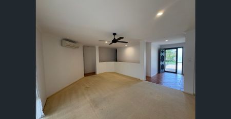 Available now, move in before Christmas! - Photo 2