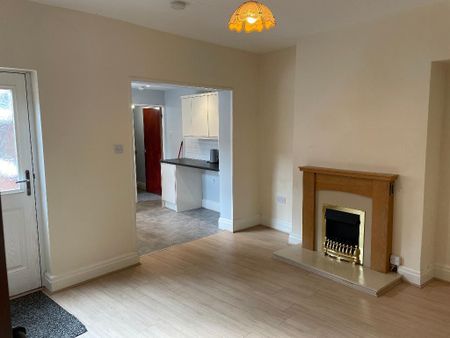 2 Bedroom End Terraced House To Rent - Photo 3