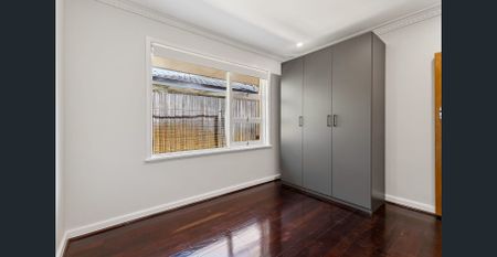 Beautifully Presented 3-Bedroom Home with Pristine Gardens - Photo 2