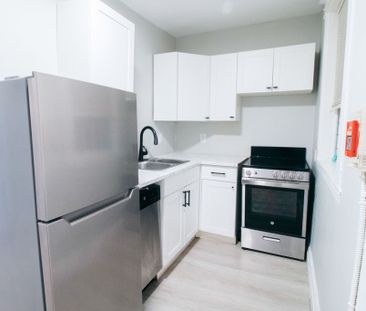 **CENTRALLY LOCATED** 1 BEDROOM APARTMENT IN HAMILTON !! - Photo 6