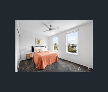 Spacious Modern Living. - Photo 6