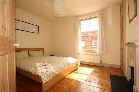 4 bedroom terraced house to rent - Photo 5