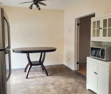 125A MCMURCHY AVENUE S - Photo 4