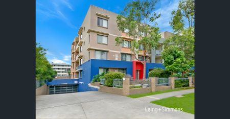 Modern two-bedroom unit in a prime location - Photo 4