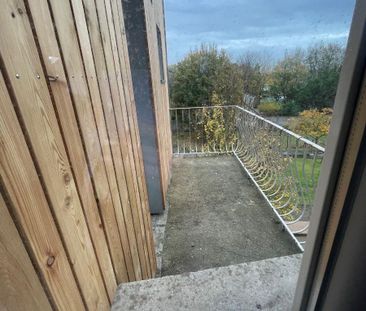 Appartement entièrement rénové disponible à la location. Avec ses 7... - Photo 4