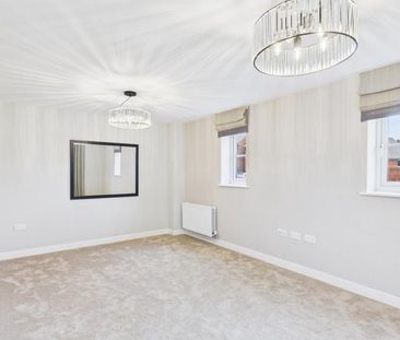 De Lisle Bush Way, Great Oldbury, Stonehouse - Photo 5