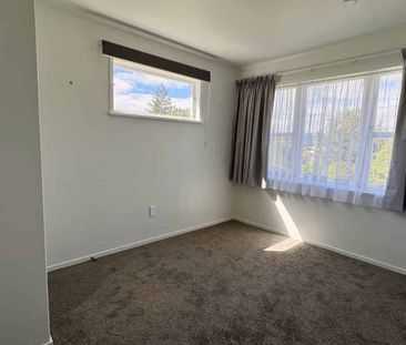 Get In Quick! - Photo 2