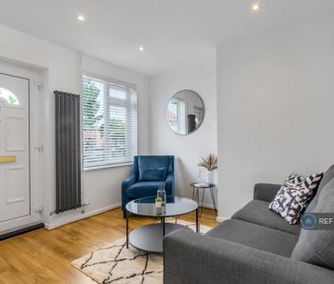 4 bedroom terraced house to rent - Photo 3