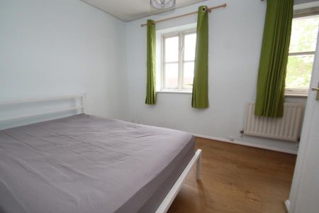 2 Bed Terraced House, Stonegate Crescent, LS7 - Photo 5