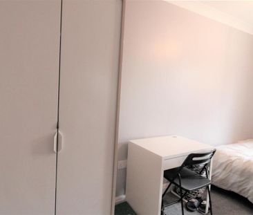 4 bedroom private hall to rent - Photo 6