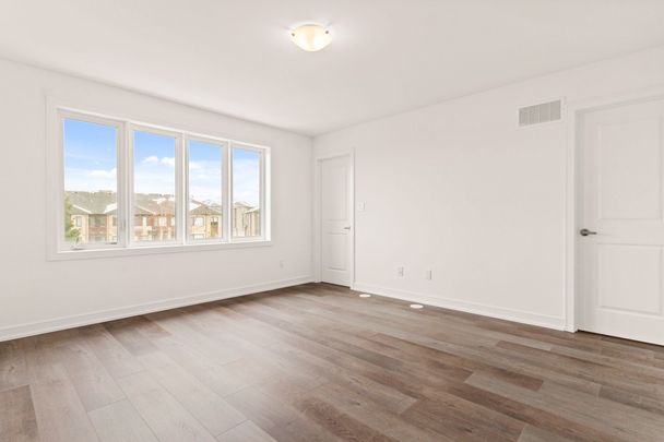 For Lease - 14 Blue Forest Crescent, Barrie, Ontario - Photo 1