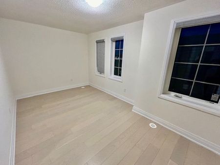 For Lease - 109 Clippers Crescent, Whitchurch-Stouffville, Ontario - Photo 3