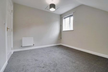 4 bedroom semi-detached house to rent - Photo 5