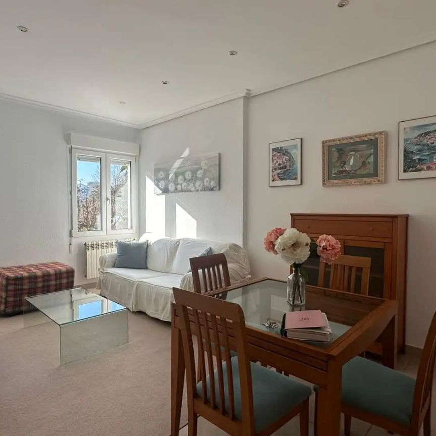 Piso de alquiler en El Sardinero - Photo 1