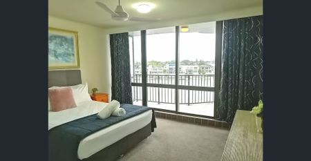 Stunning waterfront Unit in Surfers Paradise! - Photo 3