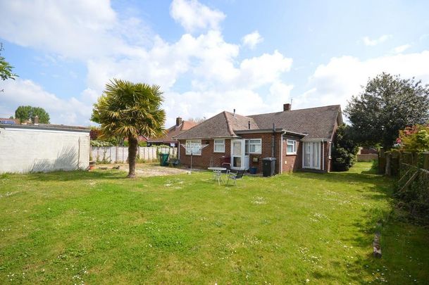 3 bedroom detached bungalow to rent - Photo 1