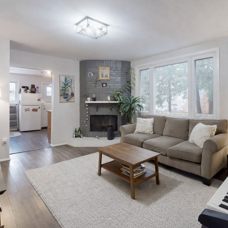 For Lease - 117 Hampton Avenue Unit# Main, Toronto, Ontario - Photo 1