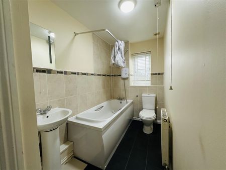 Spruce Road, Nuneaton, CV10 - Photo 3