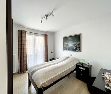 Twee‑slaapkamerappartement met open zicht op sportstadium De Taeye. - Photo 4