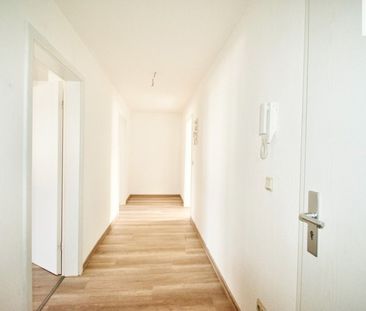 Geräumige 2-Raum-Dachgeschosswohnung in Deutscheinsiedel - Photo 1