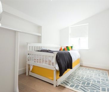 4 bedroom terraced house to rent - Photo 3