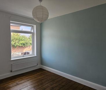 4 bedroom terraced house to rent - Photo 5