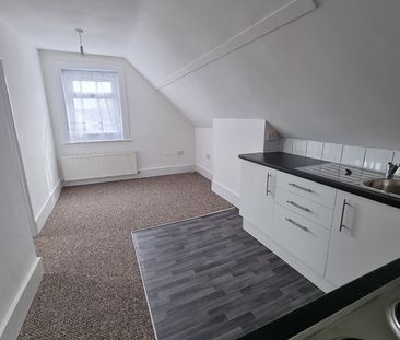 2 Bed Flat, Leicester Road, CR0 - Photo 3