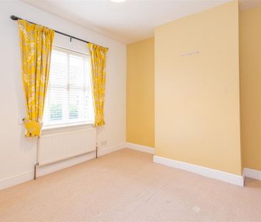 2 bed House - Mid Terrace To Let - Photo 4
