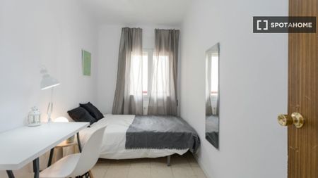 barcelona, Catalonia 08002 - Photo 2