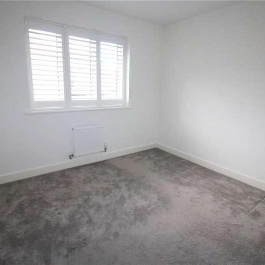 Lancaster Close, Castle Hill, Ebbsfleet Valley, Swanscombe, DA10 - Photo 1