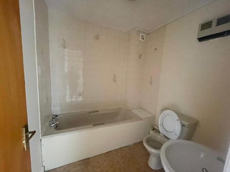 2 bedroom property to rent - Photo 4