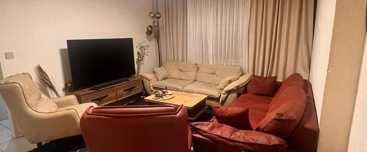 3,5 Zimmer Etagenwohnung mit Einbauküche Frisch Renoviert - Foto 1