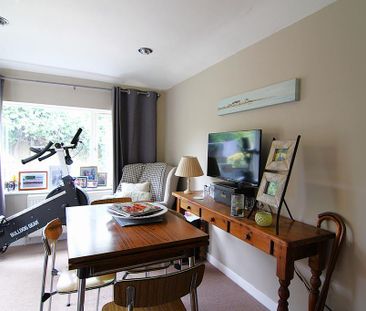 2 bedroom semi-detached house to rent - Photo 6