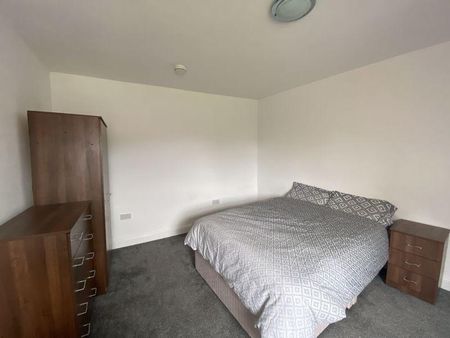 1 bedroom in a house share to rent - Photo 3