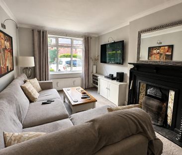 4 bedroom semi-detached house to rent - Photo 3