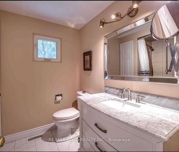 For Lease - 40 Barr Crescent Unit# Upper, Brampton, Ontario - Photo 2