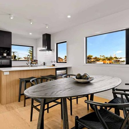 Modern Coastal Living in the Heart of Milford - 2/1 Omana Road, Milford - Photo 3