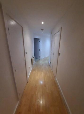 2 bedroom flat to rent - Photo 2