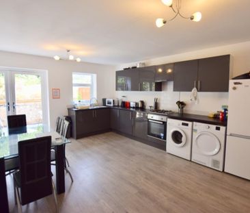 Room 3 - 9B Riverside Studios Riverside Close Whitley - BILLS INCLU... - Photo 6