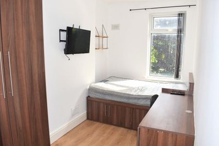 5 bedroom terraced house to rent - Photo 4
