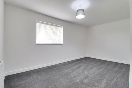 3 bedroom detached bungalow to rent - Photo 3