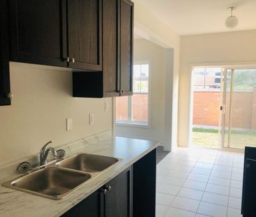 For Lease - 106 Lanark Circle, Brampton, Ontario - Photo 5