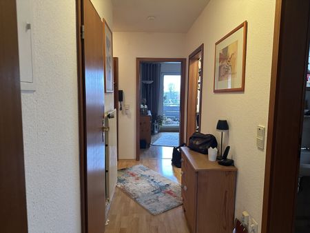 Delmenhorst: Ruhige und gemütliche 2 Zimmer DG-Whg. mit EBK, Loggia, Stellplatz und Kellerraum - Photo 5