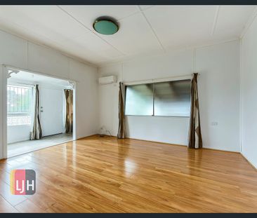 4 BEDROOM HOME IN MITCHELTON WITH AIR CONDITIONING - Photo 2