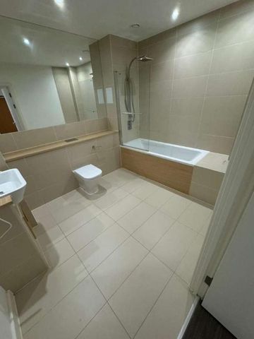 Flat, Caledonian Building, Mill Hill, NW7 - Photo 4